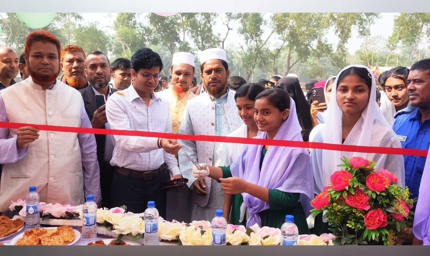 তারুণ্যের উৎসব উপলক্ষে কচুয়ায় পালাখাল উচ্চ বিদ্যালয়ে পিঠা উৎসব ও সাংস্কৃতিক অনুষ্ঠান